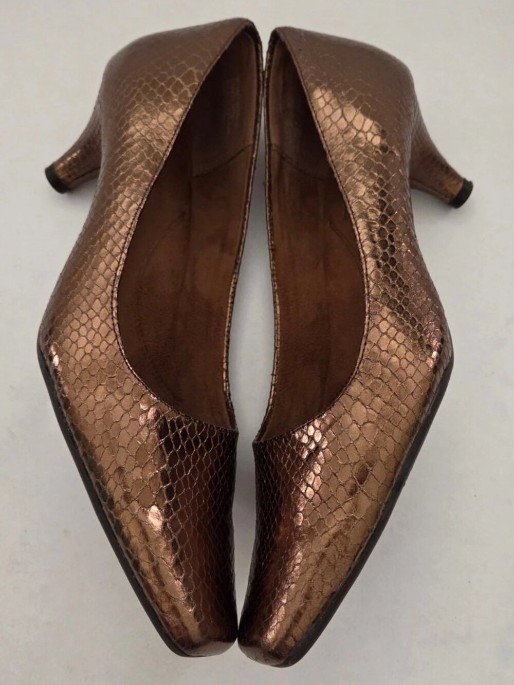 Aerosoles Heel Rest Bronze Metallic Snakeskin Pointed Toe Pumps Comfort Sz 10